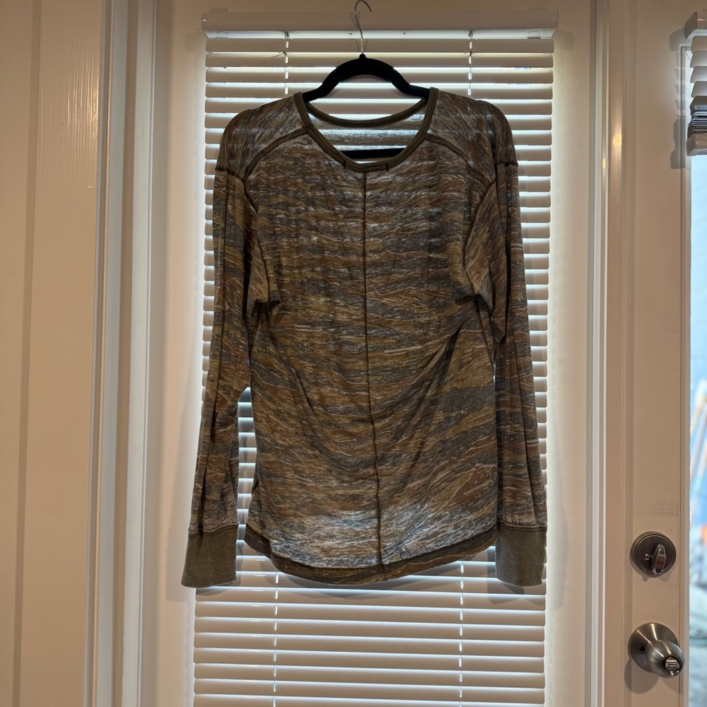 We The Free Long Sleeve Oversized Camo Tee - Picture 4 of 4